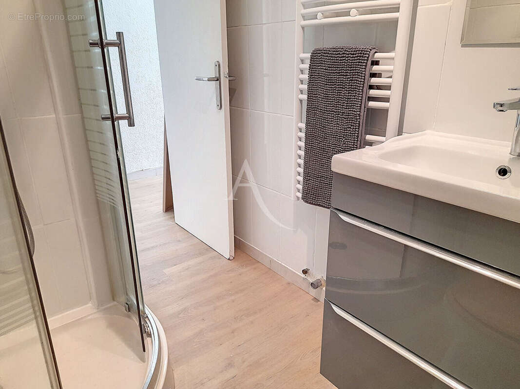Cannes centre-ville - studio meublé vendu loué - investissement locatif - photo 5