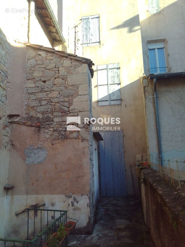 Bedarieux, maison de village 4 chambres, garage, terrasse - photo 12