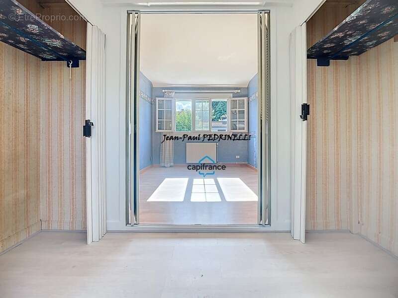 Maison à SAINT-GENIS-LAVAL