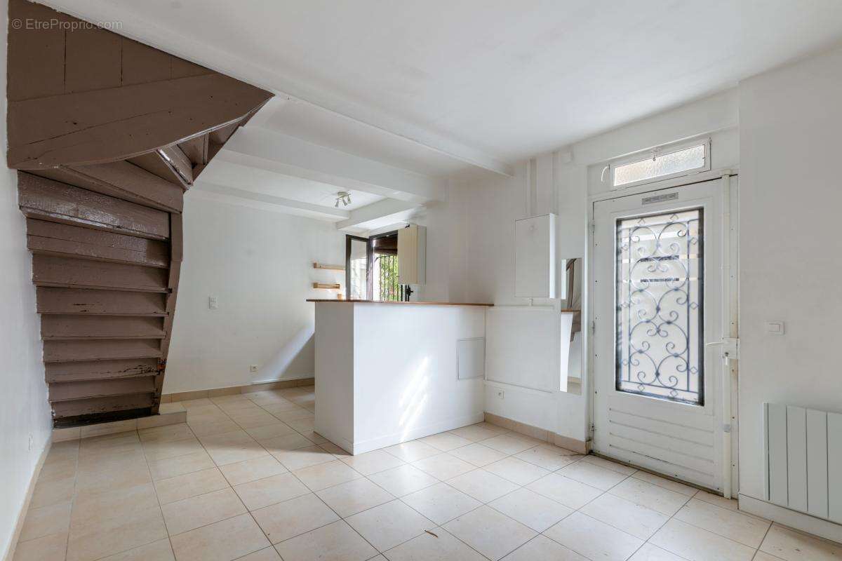 Appartement à PARIS-18E
