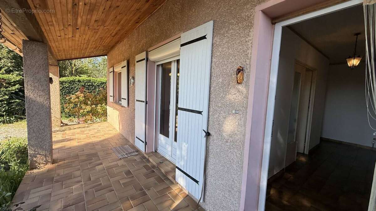 Maison à FIGANIERES