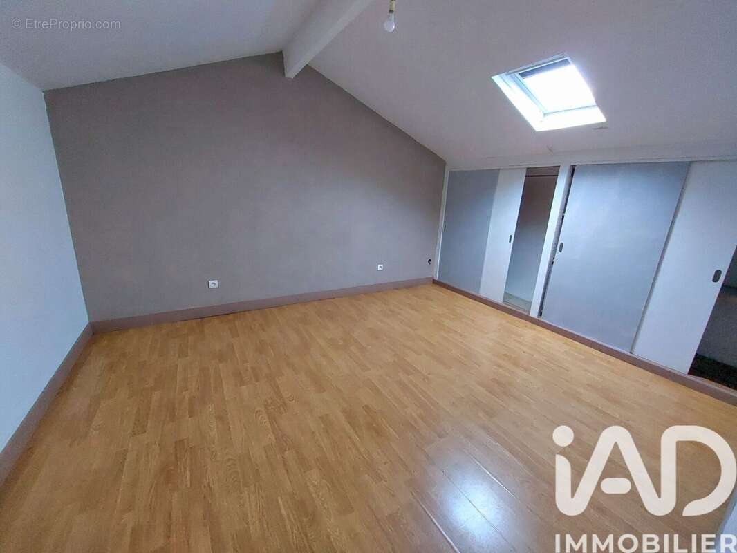 Maison 103 m² à Les Salles-De-Castillon  - photo 7