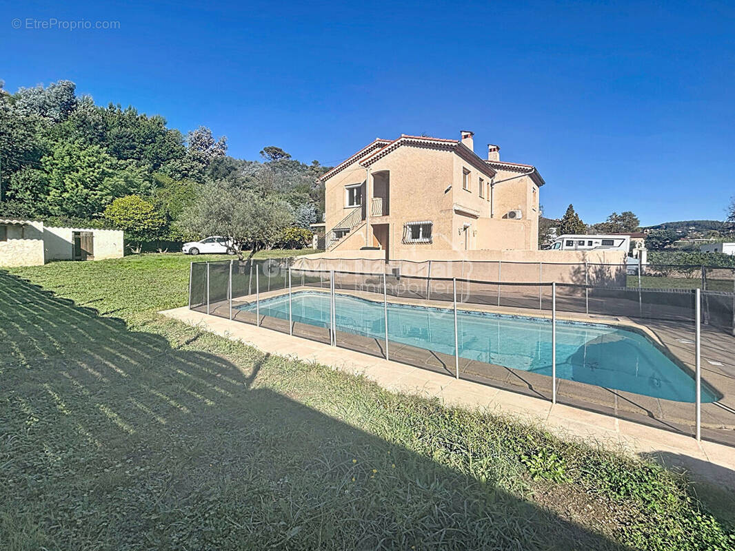 Appartement à PEGOMAS