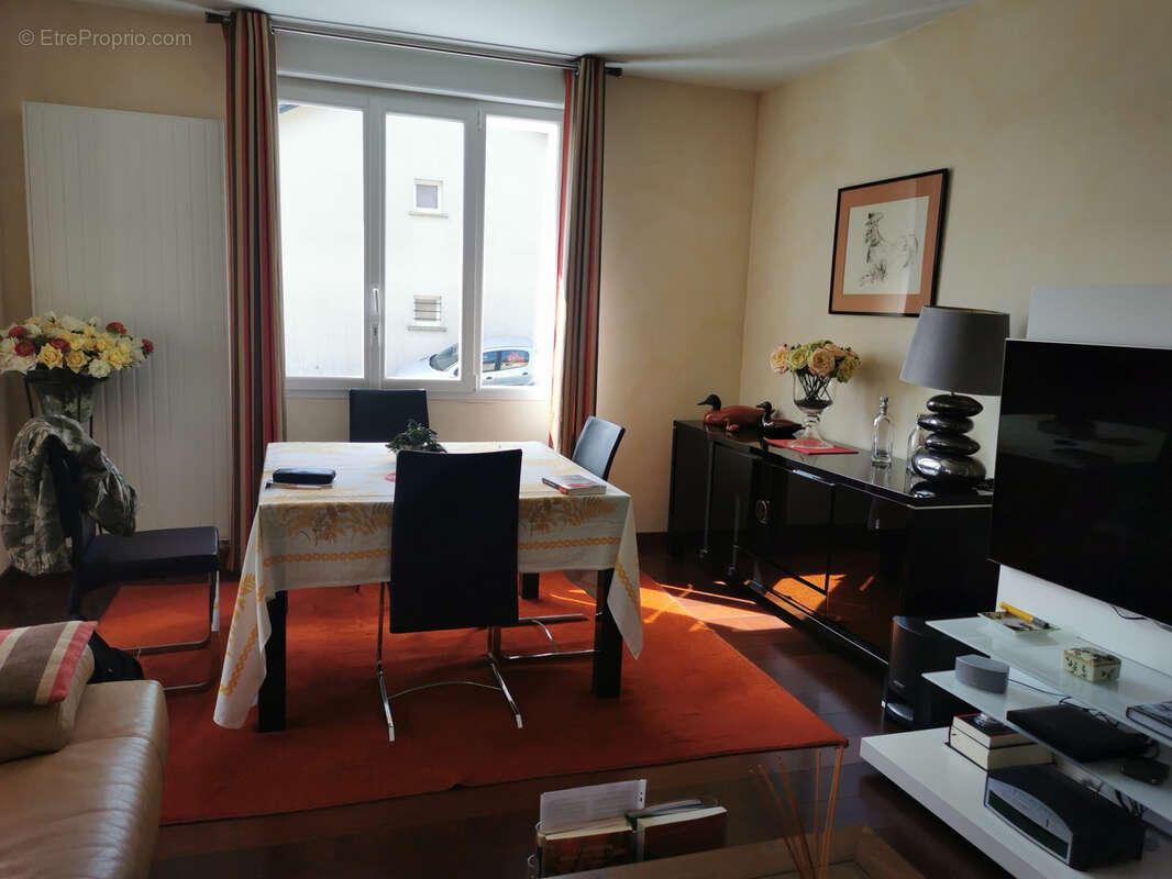 Maison à MURAT-SUR-VEBRE