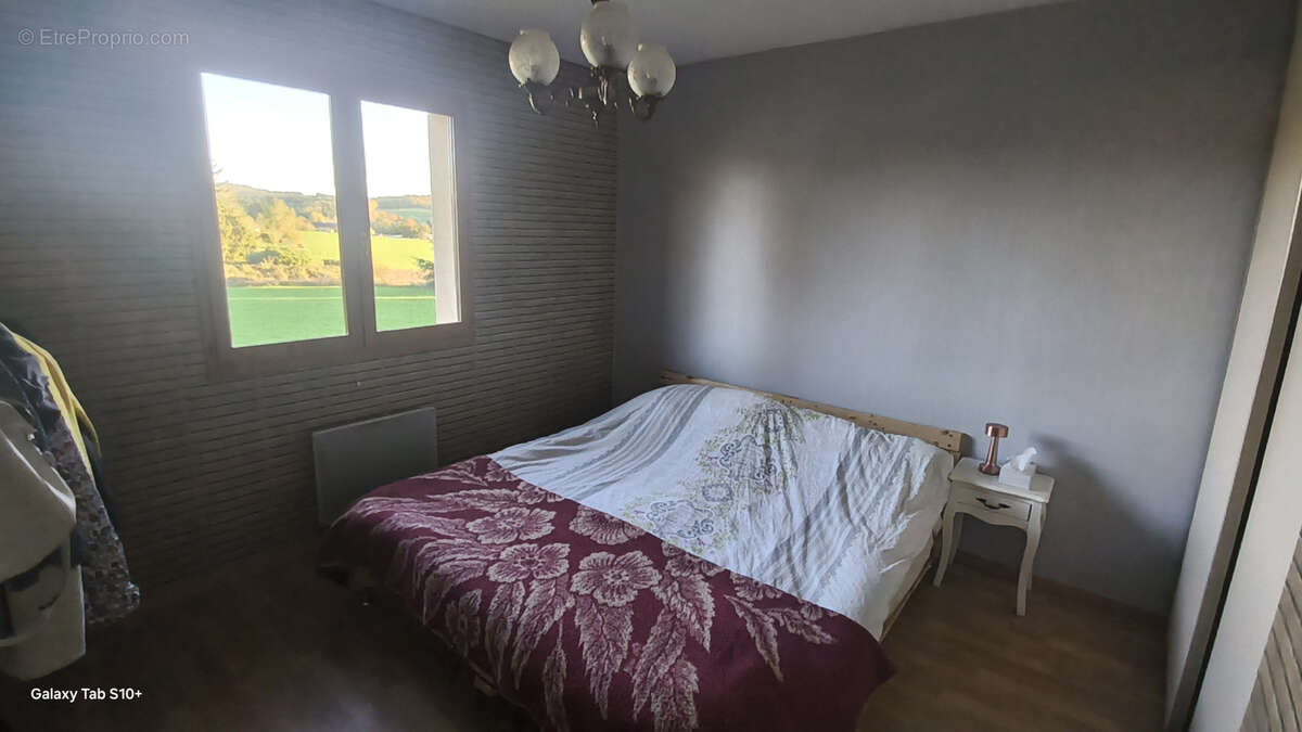 Maison à NEUVIC-ENTIER