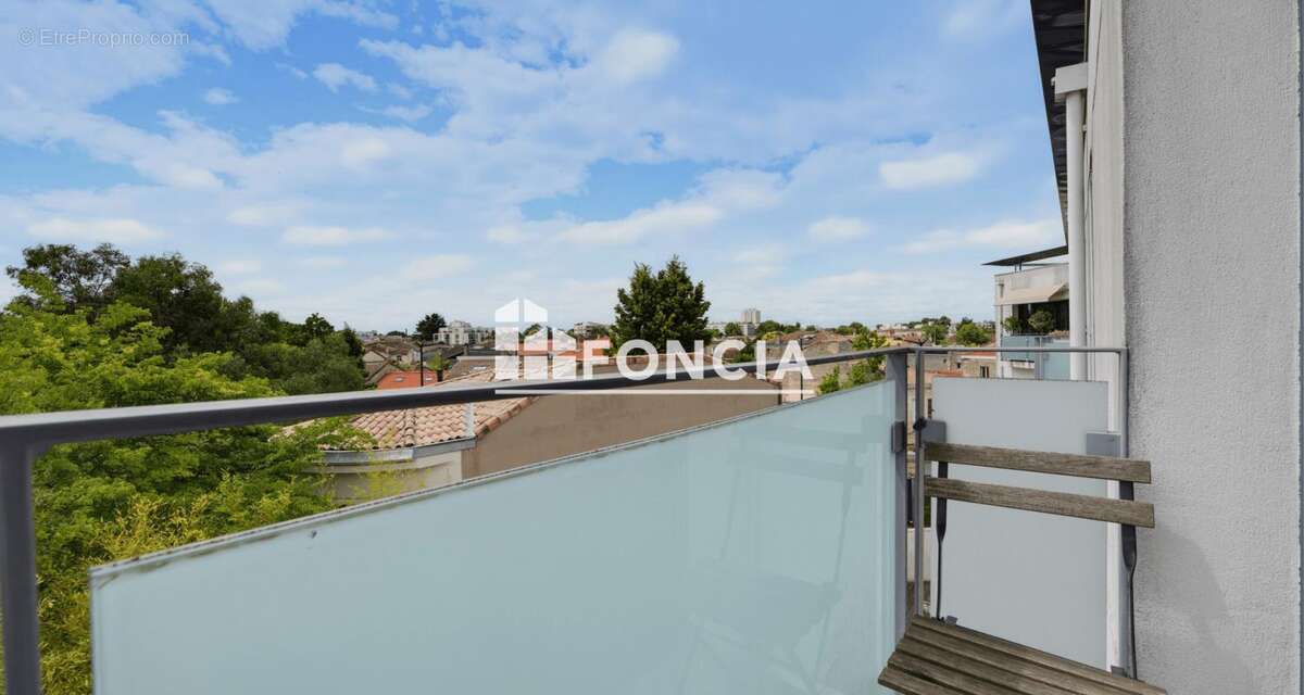 À VENDRE – T3 lumineux au dernier étage – Quartier Tivoli Parc Rivière - photo 2