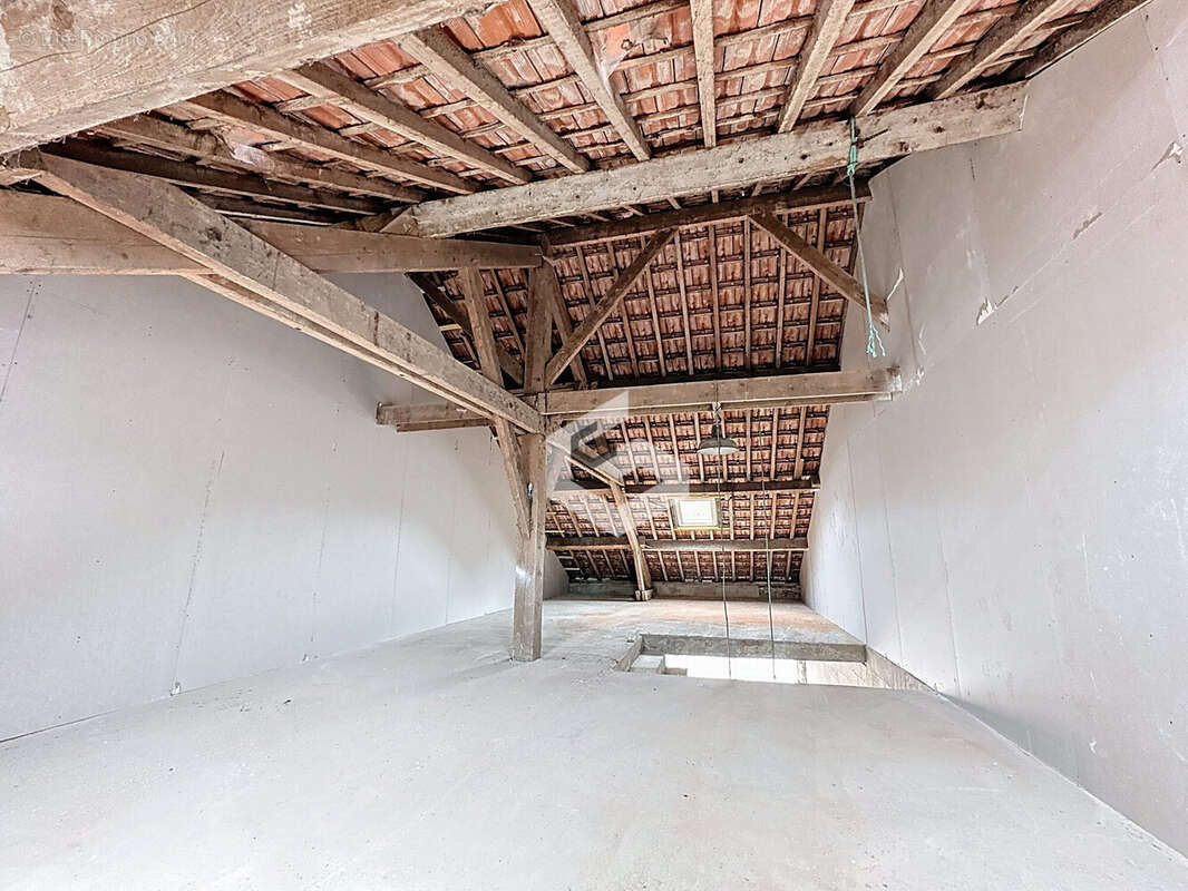 Appartement 100 m² à Witry-Les-Reims  - photo 3