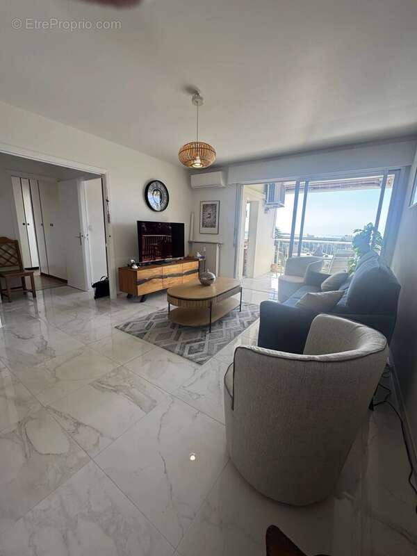 Appartement à VALLAURIS