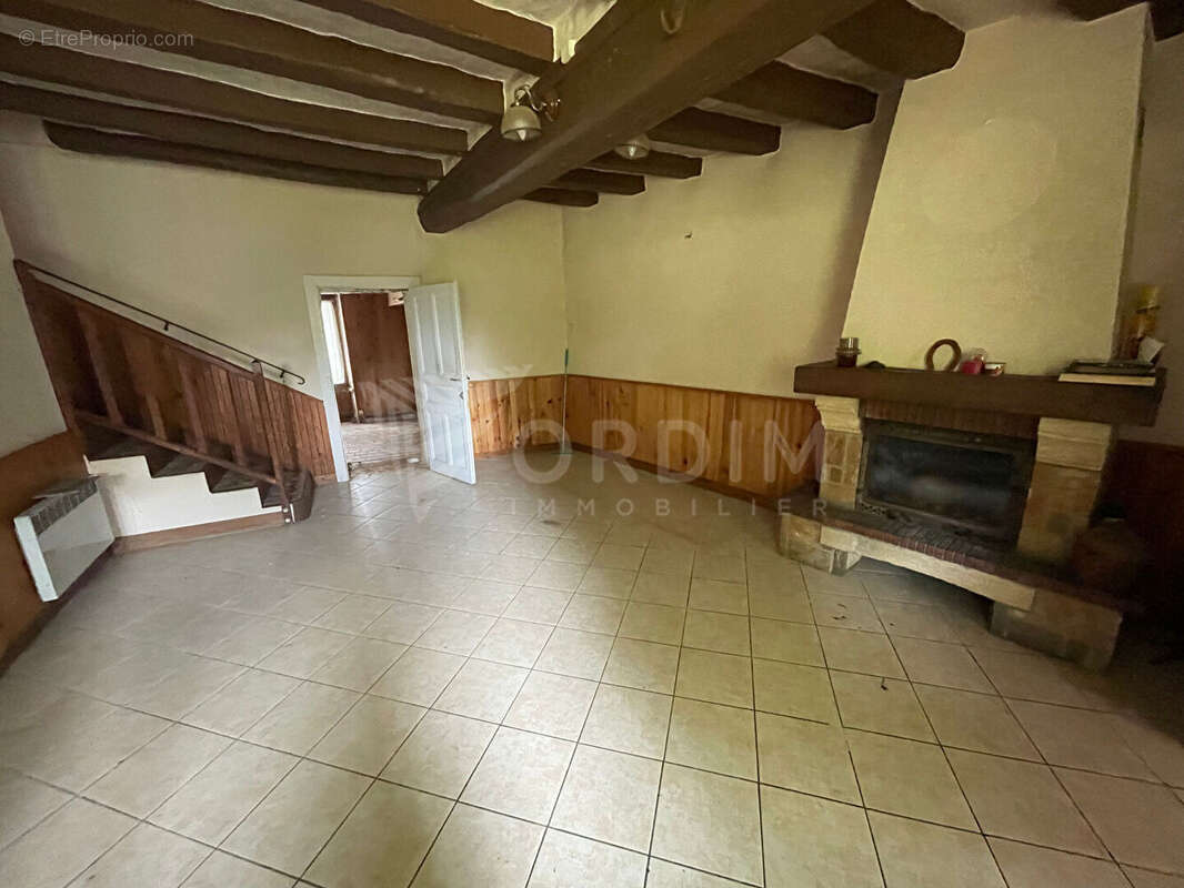 Maison à MERRY-LA-VALLEE