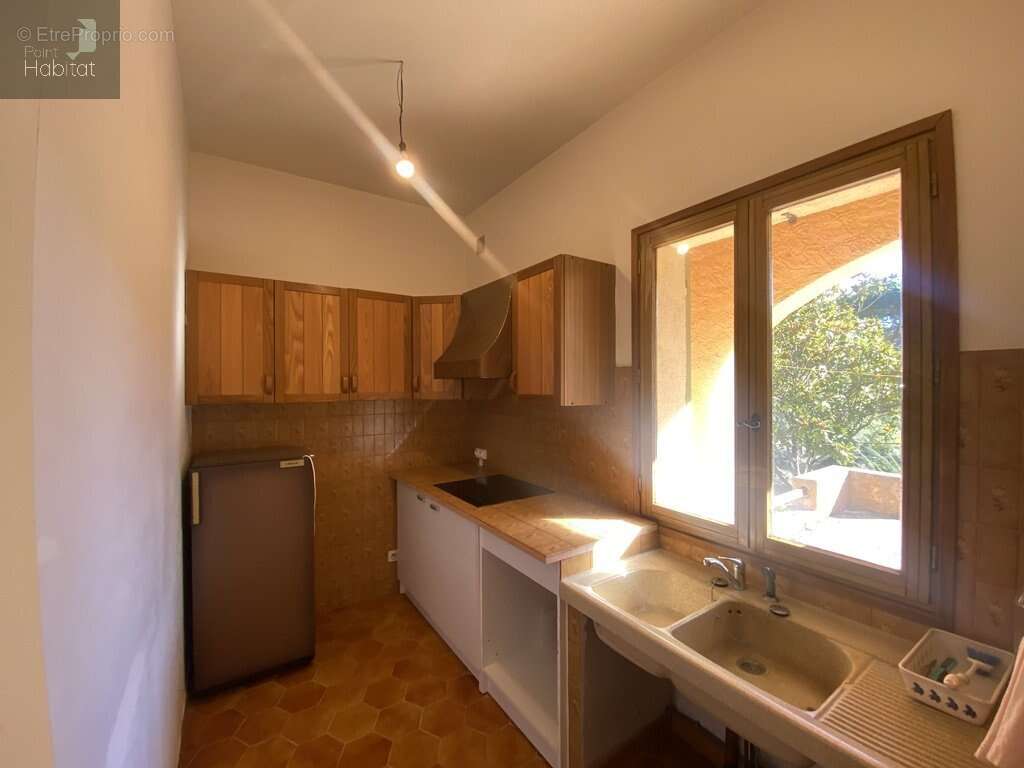 Maison à BAGNOLS-EN-FORET