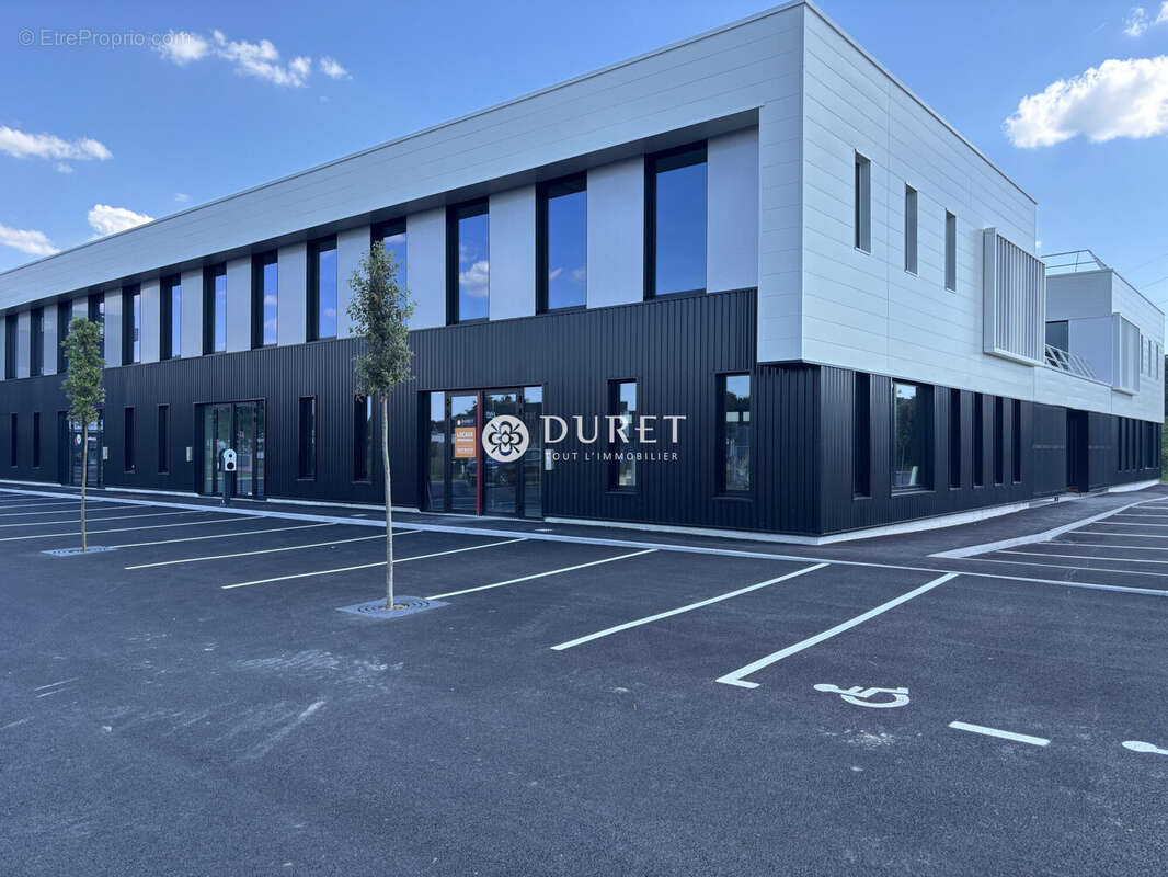 Commerce à MONTAIGU