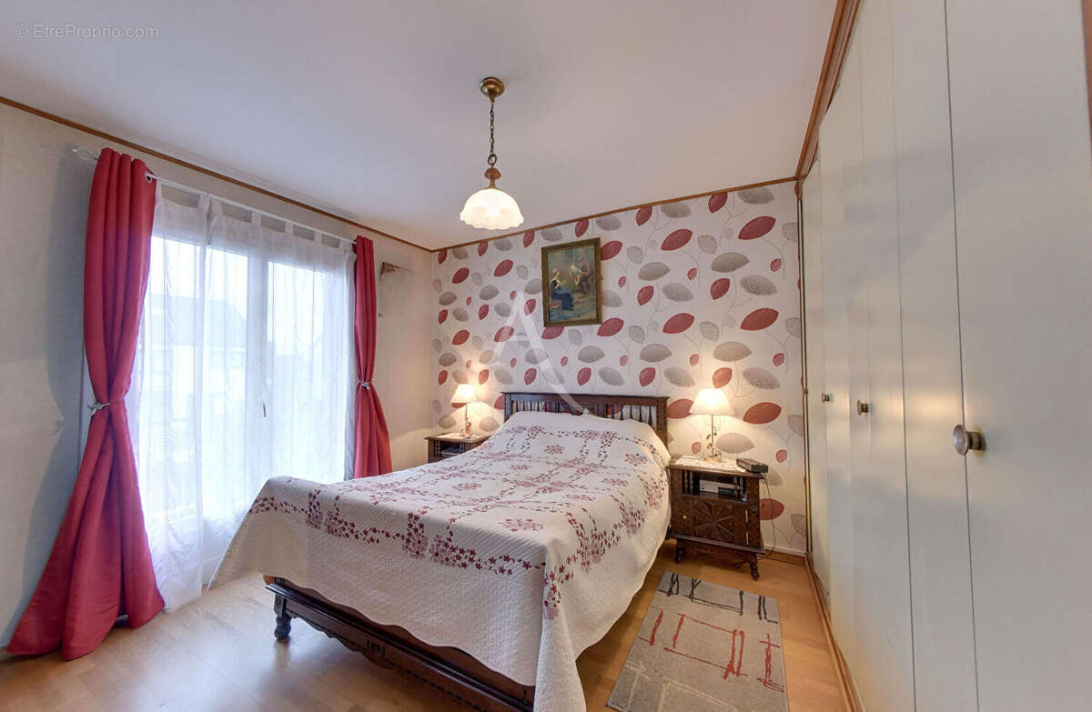 Maison à OZOIR-LA-FERRIERE