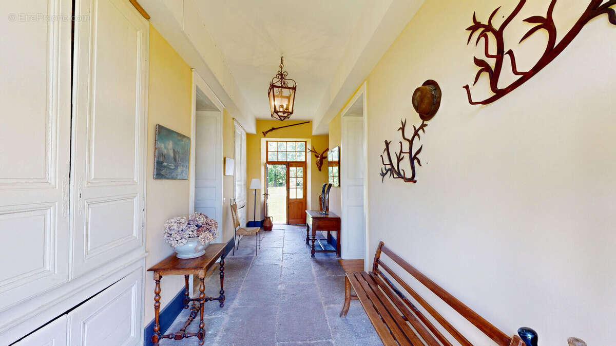 Maison à YZEURE