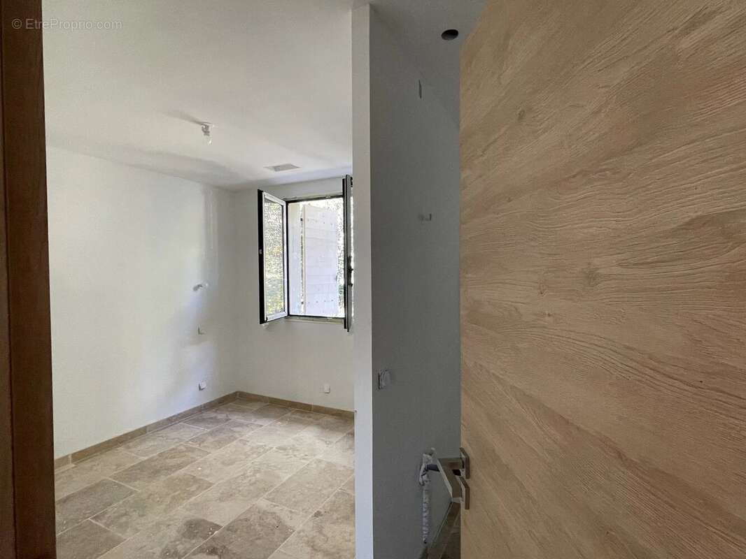 Maison à FIGANIERES