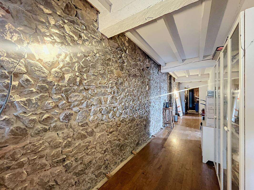 Appartement à CONDRIEU