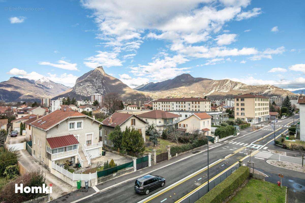 Appartement à FONTAINE