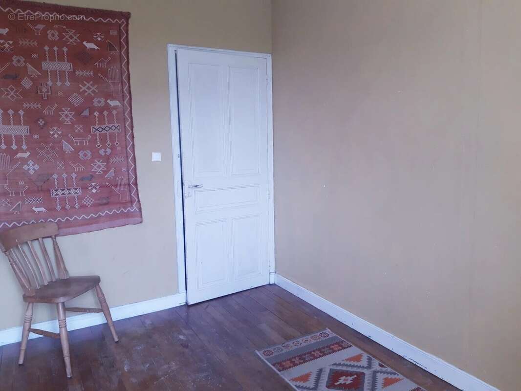 Maison à SAINT-HILAIRE-LA-TREILLE