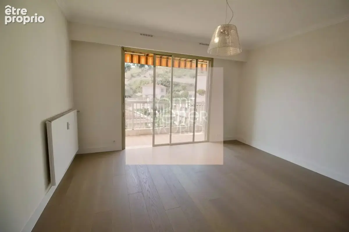 Magnifique 2 Pièces Dernier Étage avec Terrasse, Vue Dégagée & Garage en Option - photo 3