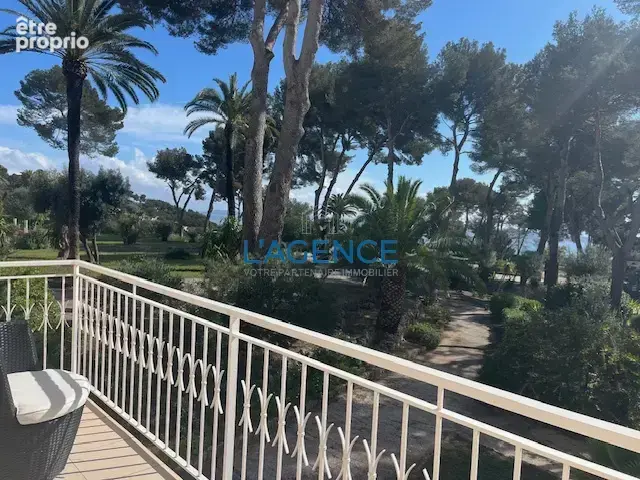 Hyeres grand t3 86m2 + terrasse et balcon vue mer verdure dans une tres belle residence chargee d histoire - photo 4