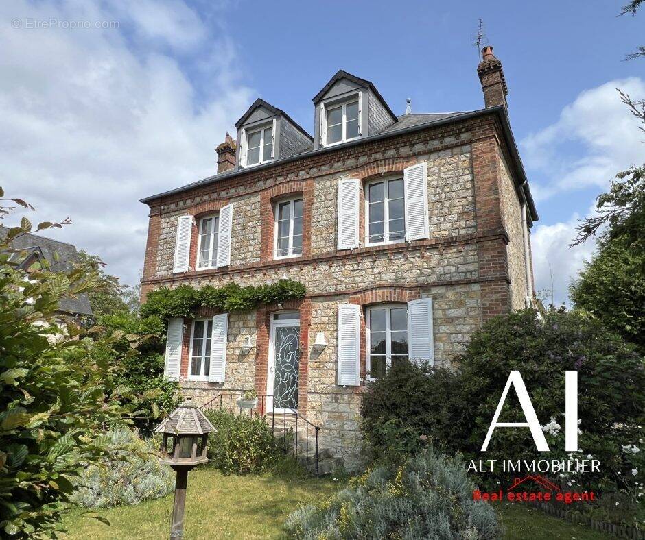 façade sud - Maison à ANTOIGNY
