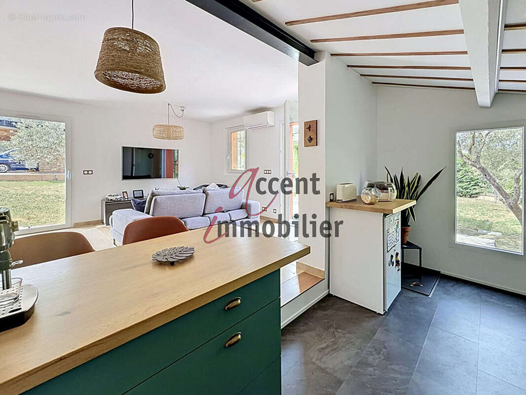 Maison à CUGES-LES-PINS