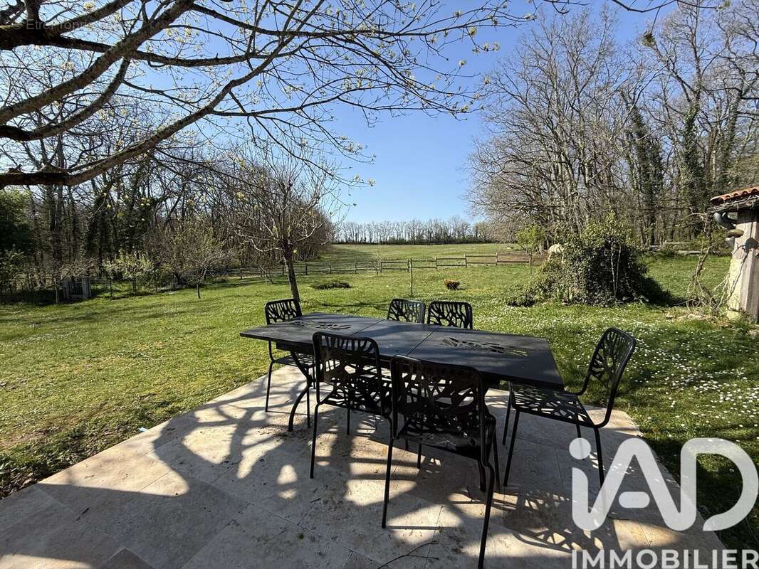 Maison 328 m² à Saint-Felix-De-Villadeix  - photo 6