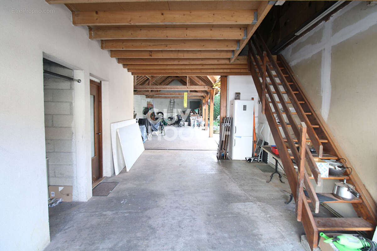 Maison à CHEVRY-COSSIGNY