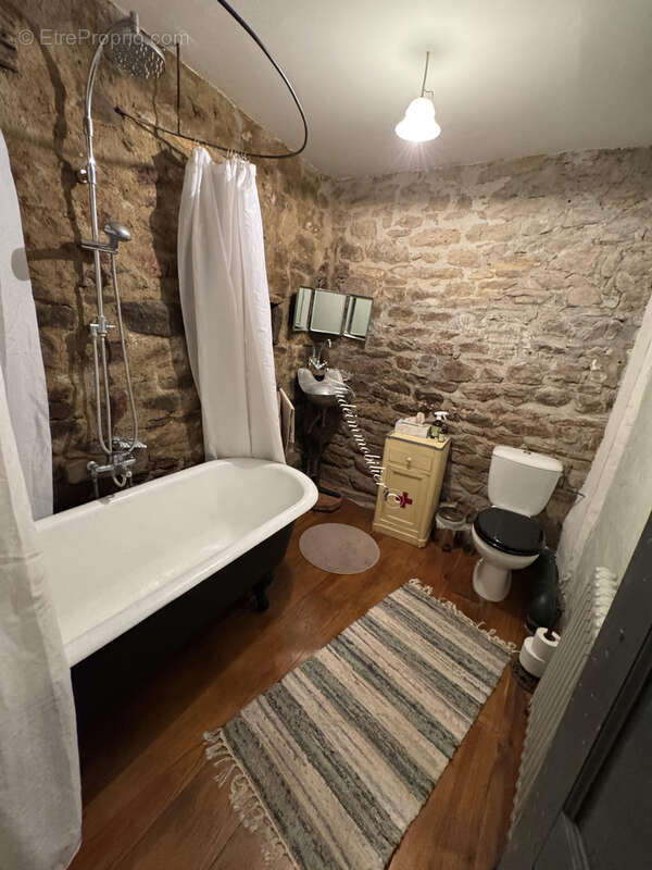 Ensemble immobilier de 3 maisons avec piscine et jardins - photo 35