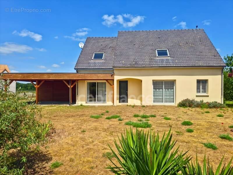 Maison à LOMBRON