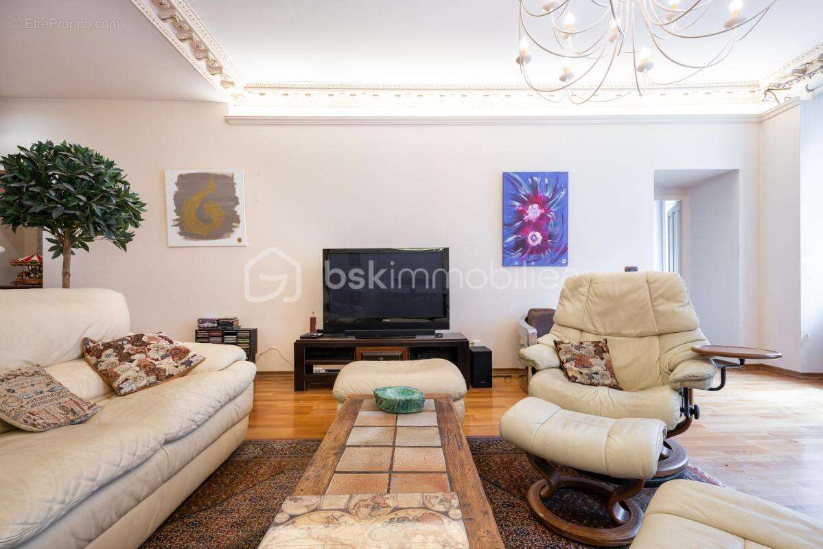 ANNECY – Appartement 211m² Adresse Signature  Rue du Pâquier - photo 2