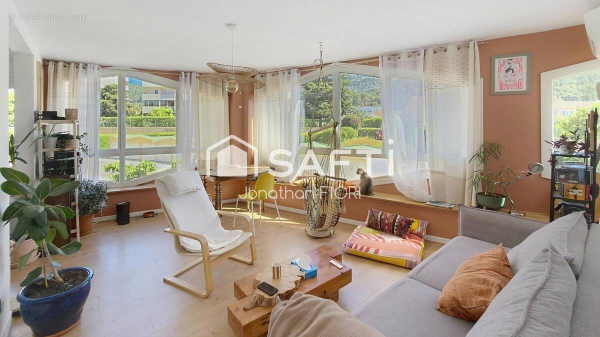 Photo 1 - Appartement à LA VALETTE-DU-VAR