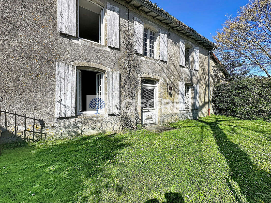 Maison de caractère avec dépendances - photo 4