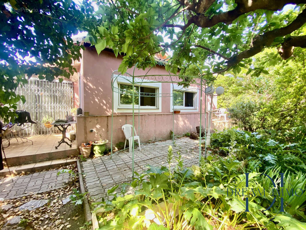 Maison à SOLLIES-PONT