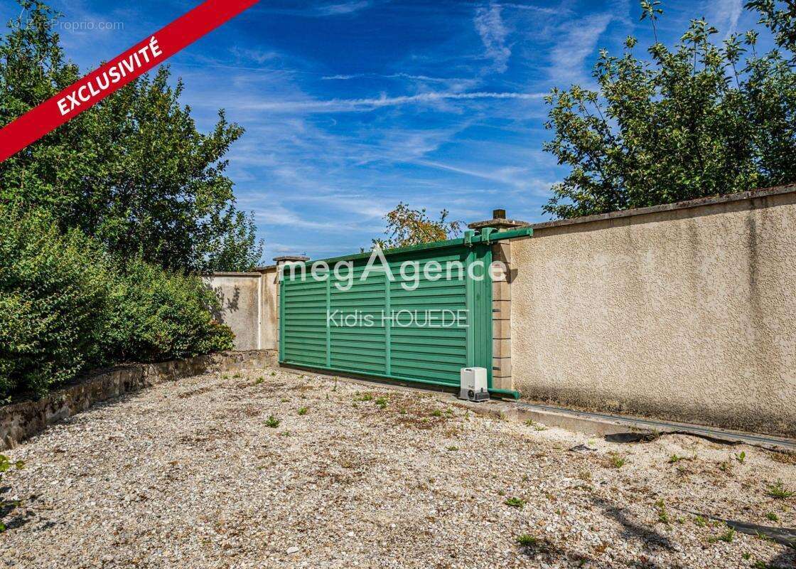 Spacieuse maison dans un cadre paisible - photo 18