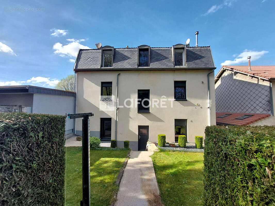 Appartement à AUDUN-LE-TICHE