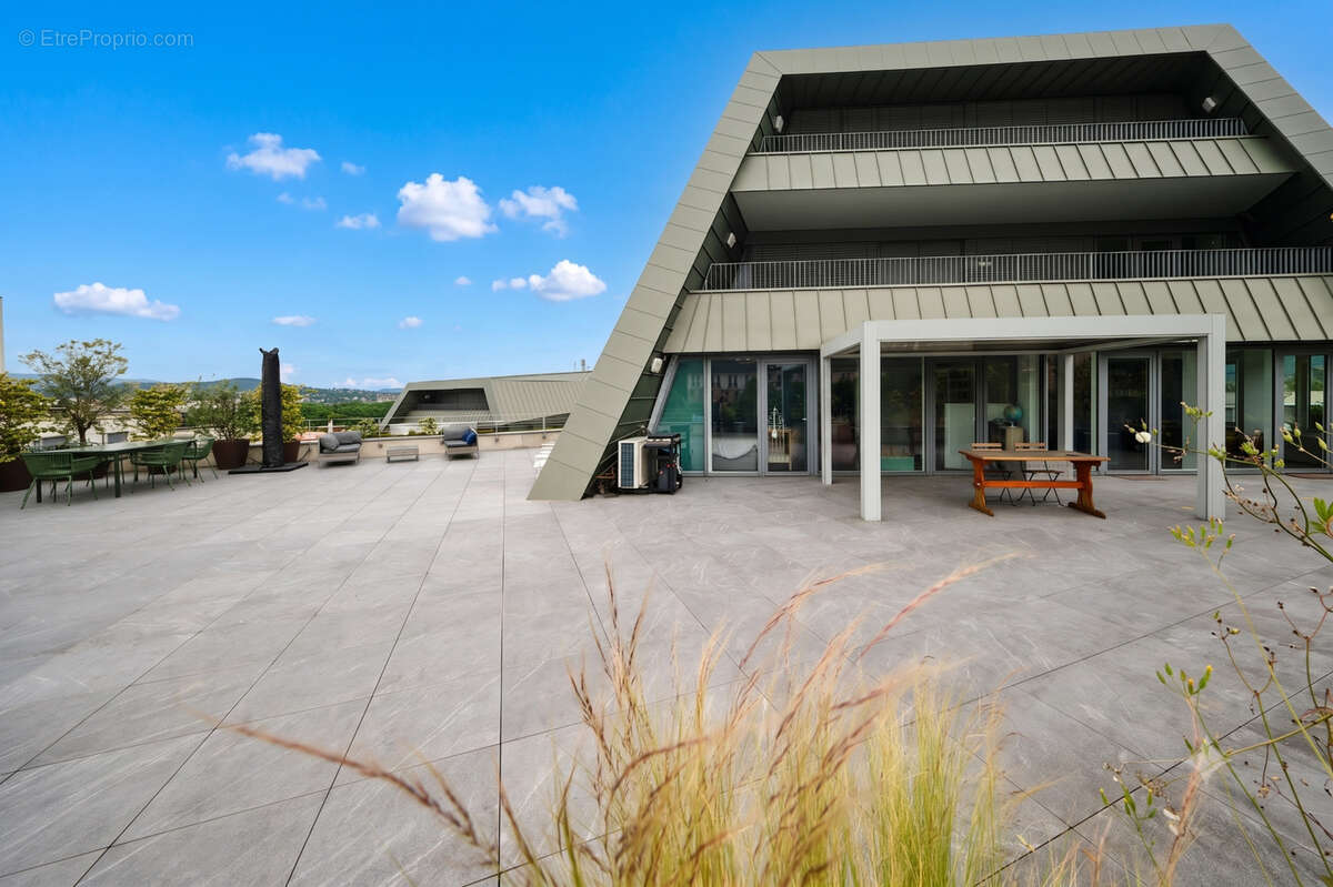 Appartement contemporain avec terrasse panoramique de 270 m2 - photo 8