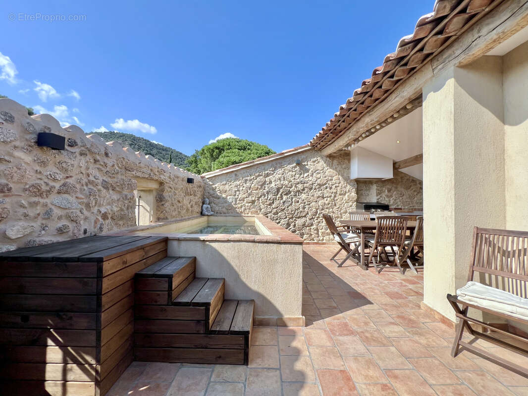 Maison à PLAN-DE-LA-TOUR