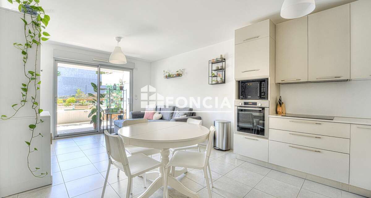 Appartement à VILLENEUVE-LOUBET