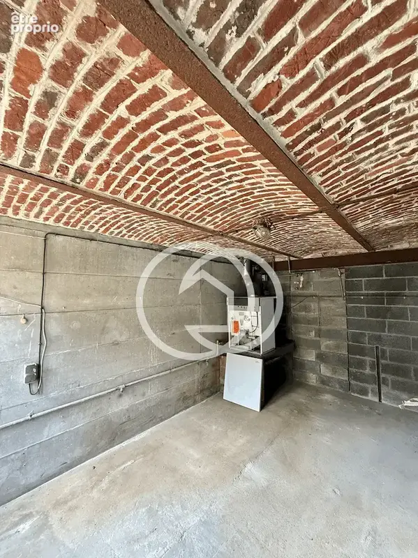 Corps de ferme 550m2 avec cour, jardin et hangar annexe - photo 12