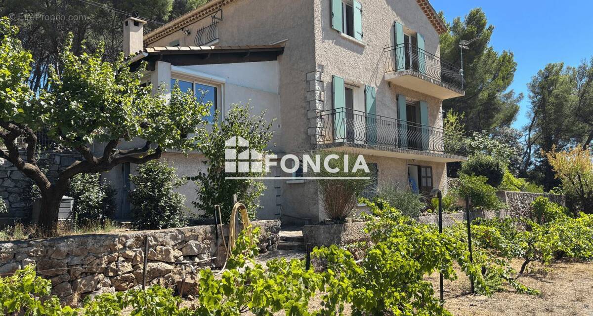 Maison à CARQUEIRANNE