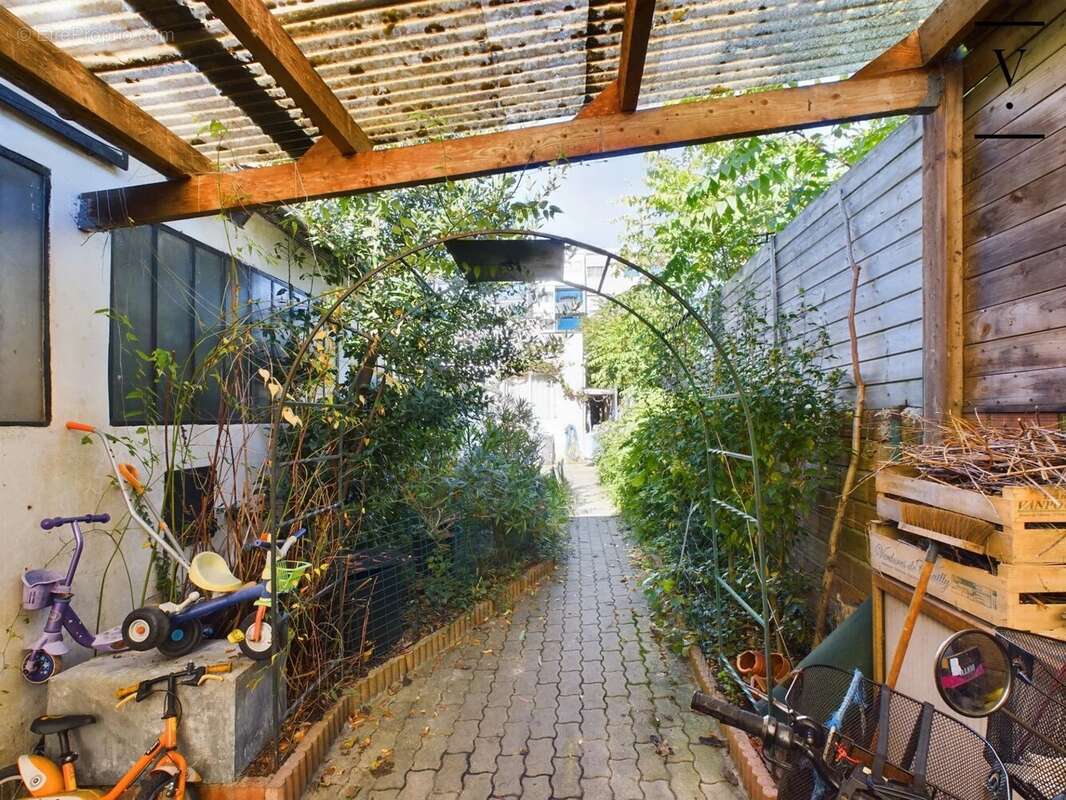 Commerce à BAGNOLET