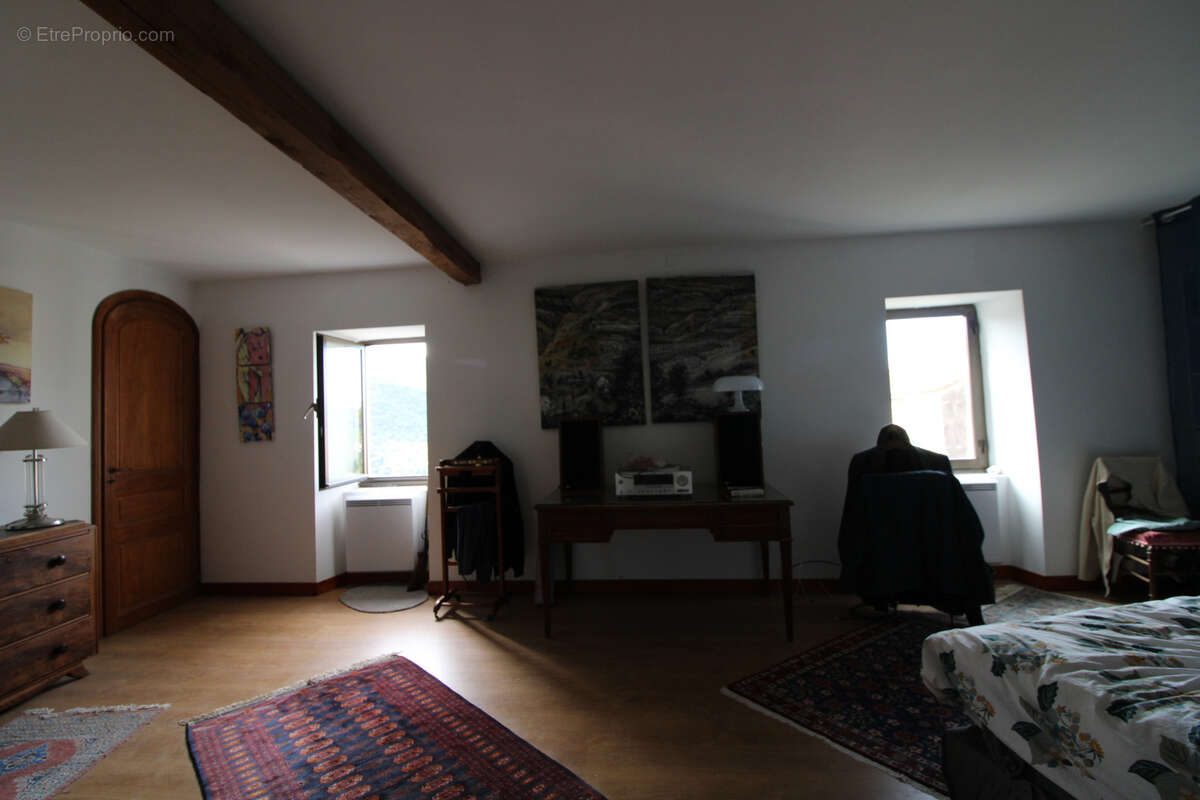 Maison à COLOMBIERES-SUR-ORB