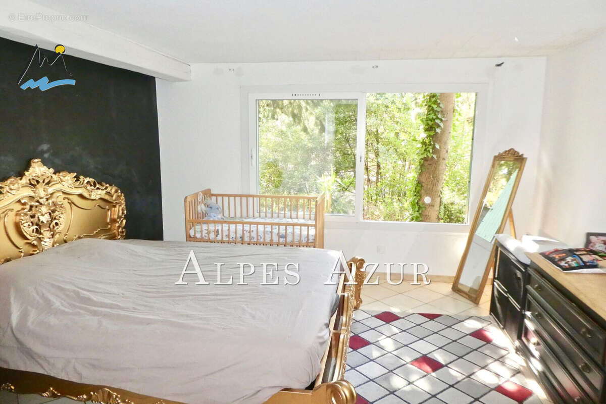 Maison à VILLENEUVE-LOUBET