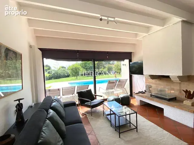 Maison familiale avec 4 suites parentales, piscine et environnement calme. - photo 2