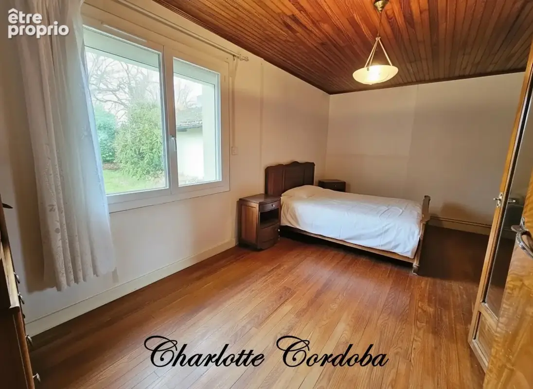 Maison plain-pied 3 chambres - Double garage - Dépendances - 2980 m² de terrain et bois - photo 16