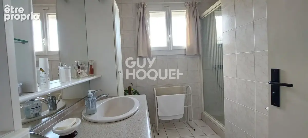 MEZIERES SUR SEINE - Maison 3 chambres - 1000m² de terrain - photo 5