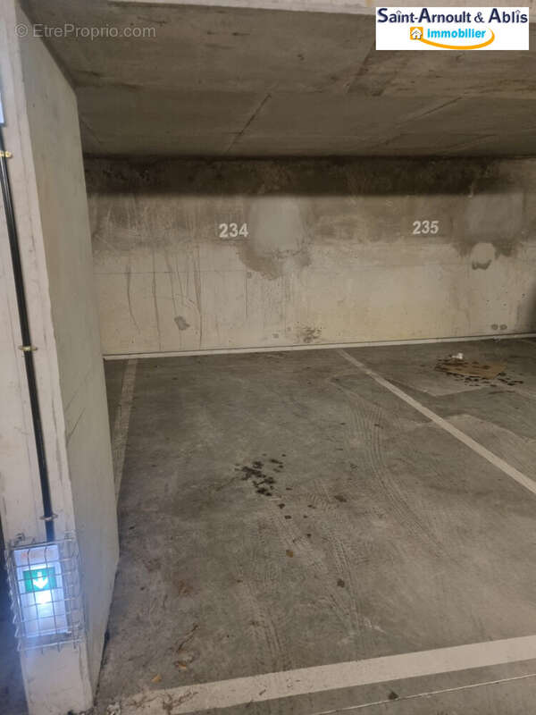 Appartement à SAINT-ARNOULT-EN-YVELINES