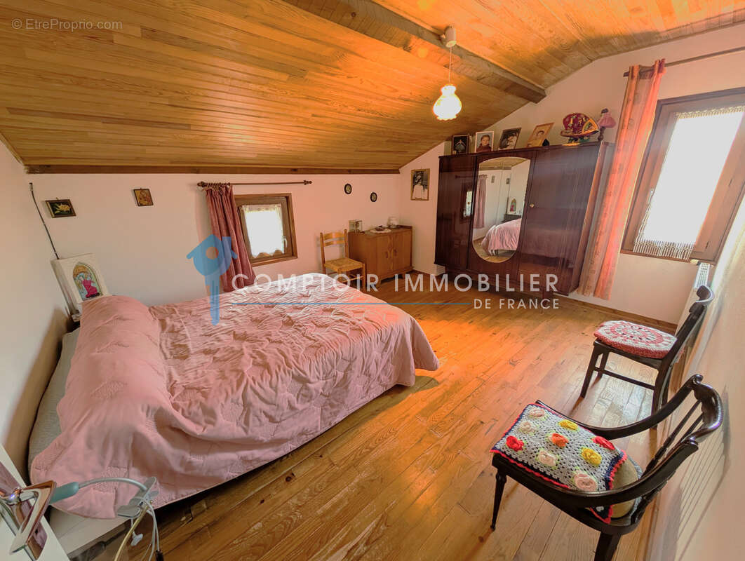 Dépt. 07 -  A VENDRE à COUCOURON - Maison de 131 m2 avec garage et jardin - Parcelle de 670 m2 - photo 13