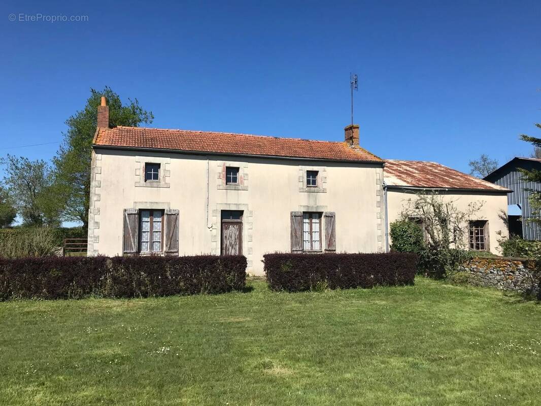 Maison à ARGENTON-CHATEAU