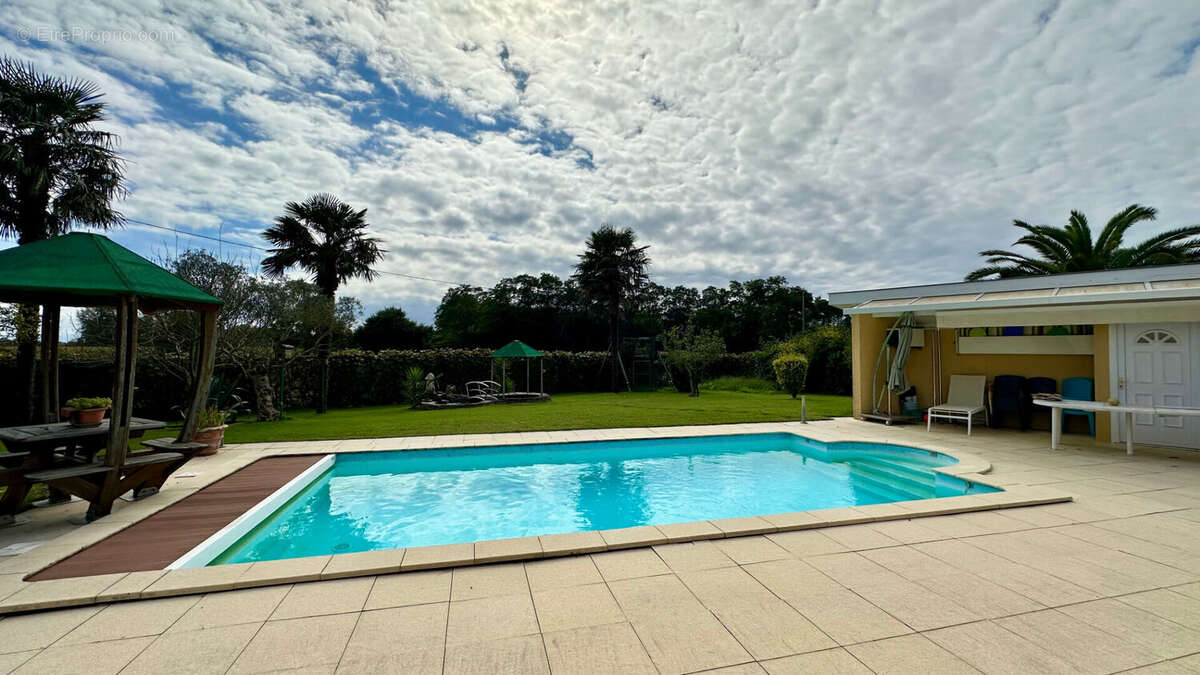 Maison à SAUBRIGUES